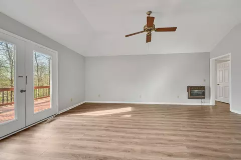 Living - 2034 Wolfe Rd, White Bluff, TN 37187 photo 3 of 3