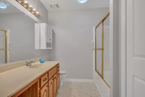 Bath - 2034 Wolfe Rd, White Bluff, TN 37187 photo 1 of 4
