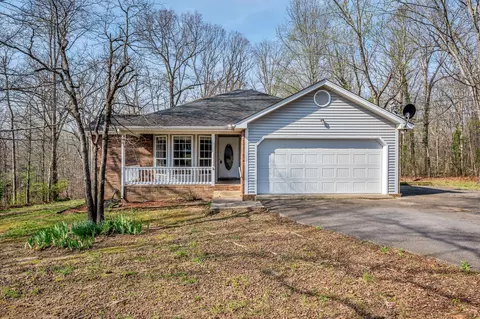 2034 Wolfe Rd, White Bluff, TN 37187