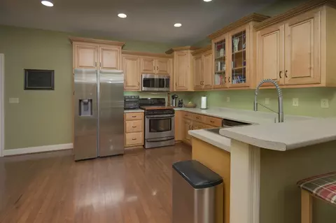 Kitchen - 750 Davis Spring Rd, Tullahoma, TN 37388 photo 4 of 7