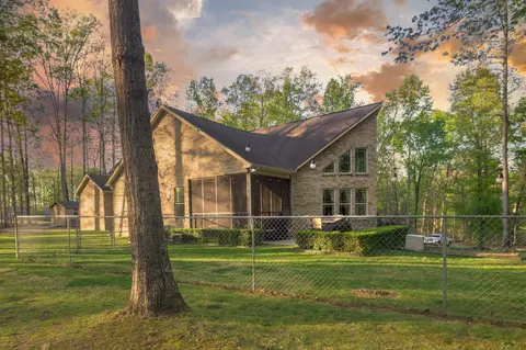 Exterior - 750 Davis Spring Rd, Tullahoma, TN 37388 photo 5 of 19