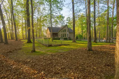 Exterior - 750 Davis Spring Rd, Tullahoma, TN 37388 photo 6 of 19