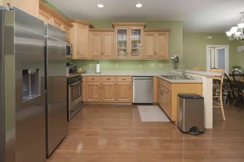 Kitchen - 750 Davis Spring Rd, Tullahoma, TN 37388 photo 2 of 7