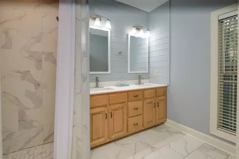 Bath - 750 Davis Spring Rd, Tullahoma, TN 37388 photo 5 of 8