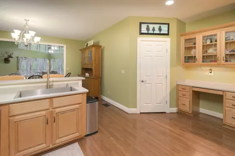 Kitchen - 750 Davis Spring Rd, Tullahoma, TN 37388 photo 3 of 7