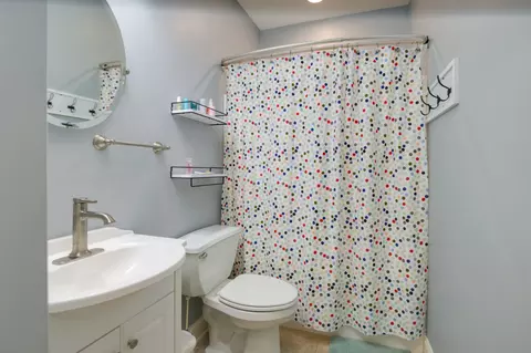 Bath - 750 Davis Spring Rd, Tullahoma, TN 37388 photo 2 of 8