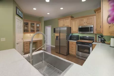 Kitchen - 750 Davis Spring Rd, Tullahoma, TN 37388 photo 5 of 7