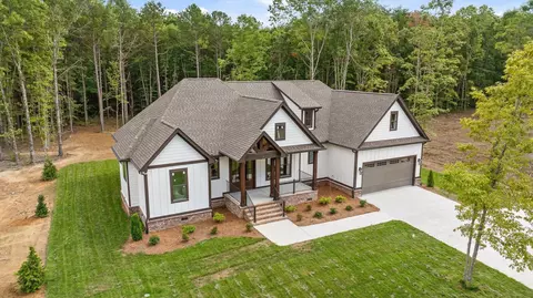 3069 Poe Rd, Soddy Daisy, TN 37379