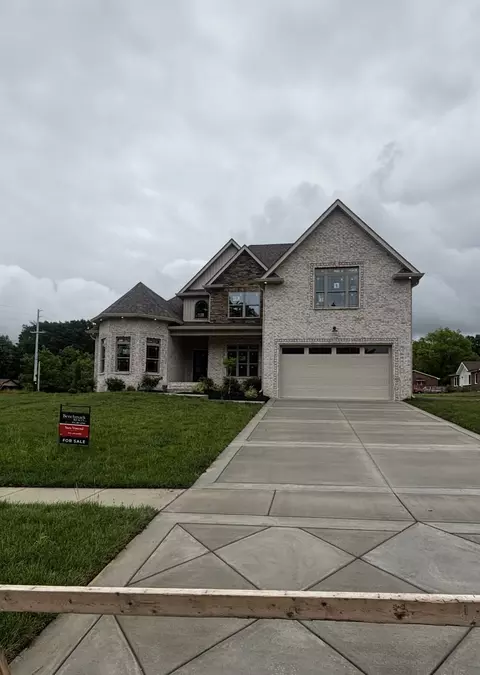 1501 Riggins Dr, Clarksville, TN 37042