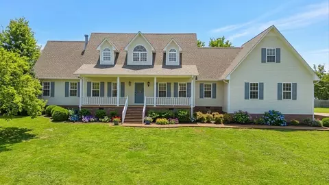 565 Bowen Dr, Savannah, TN 38372