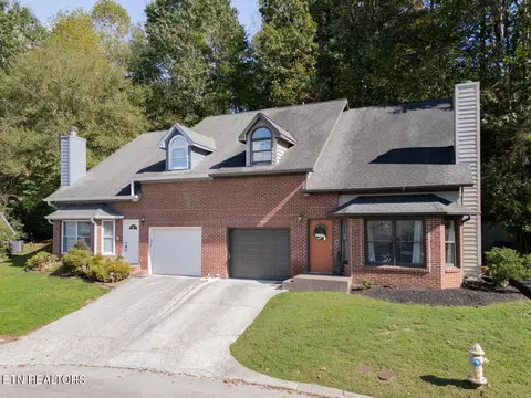 16 Belmont Ct, Oak Ridge, TN 37830