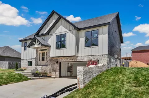 255 Bellshire Dr, Clarksville, TN 37043