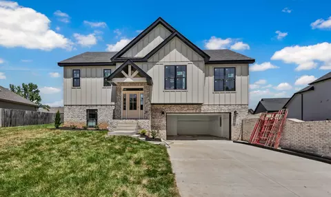 255 Bellshire Dr, Clarksville, TN 37043