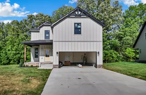 353 Chase Dr, Clarksville, TN 37043