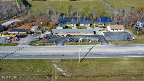 801 Peavine Rd, Crossville, TN 38571