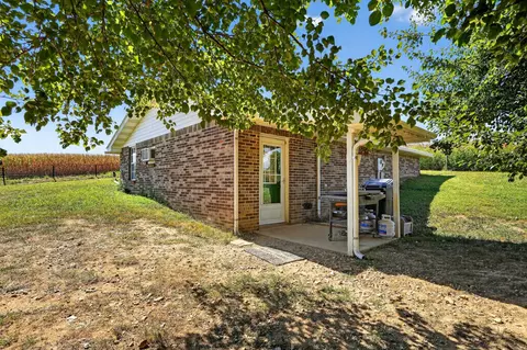 462 Owens Rd, Lafayette, TN 37083