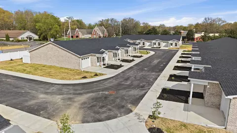 741 Kings Ln #C12, Tullahoma, TN 37388