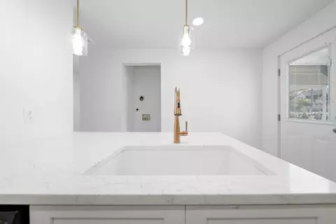 Kitchen - 2115 Carter St, Springfield, TN 37172 photo 3 of 4