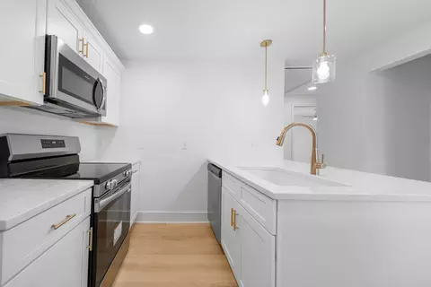Kitchen - 2115 Carter St, Springfield, TN 37172 photo 2 of 4
