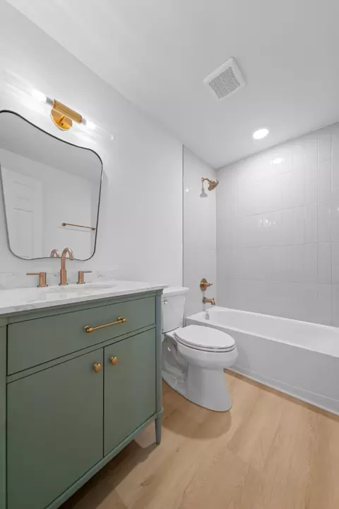 Bath - 2115 Carter St, Springfield, TN 37172 photo 1 of 1