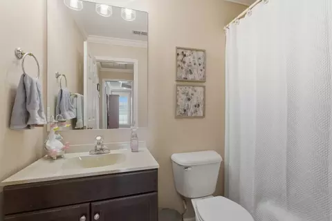 Bath - 3333 Berryside Dr, Murfreesboro, TN 37128 photo 2 of 2