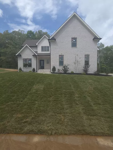 402 N Starwood Ct, Clarksville, TN 37042