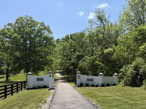 1395 Roy Sellers Rd, Columbia, TN 38401