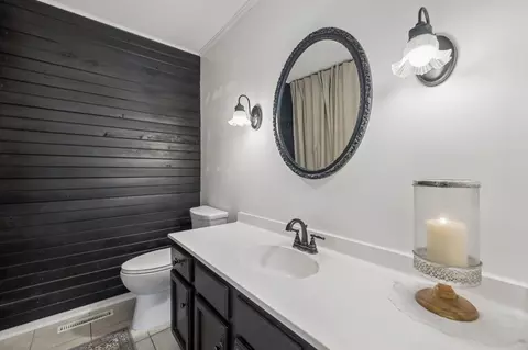 Bath - 104 Juniper Dr, Murfreesboro, TN 37129 photo 1 of 7