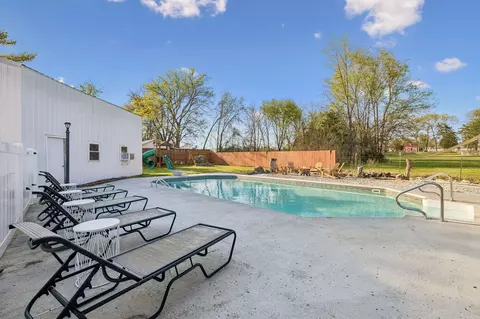 Exterior - 104 Juniper Dr, Murfreesboro, TN 37129 photo 14 of 19