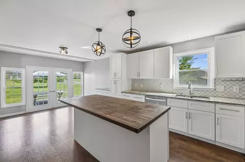 Kitchen - 104 Juniper Dr, Murfreesboro, TN 37129 photo 5 of 5