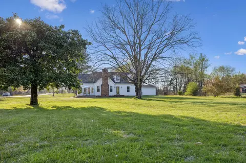 Exterior - 104 Juniper Dr, Murfreesboro, TN 37129 photo 6 of 19