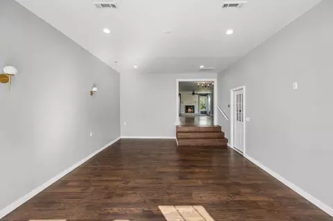 Living - 104 Juniper Dr, Murfreesboro, TN 37129 photo 15 of 17