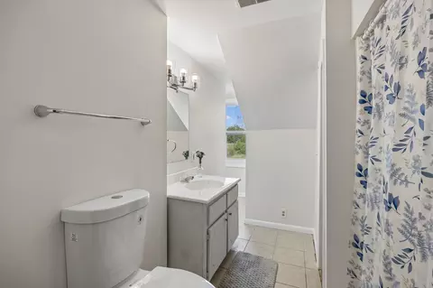 Bath - 104 Juniper Dr, Murfreesboro, TN 37129 photo 5 of 7