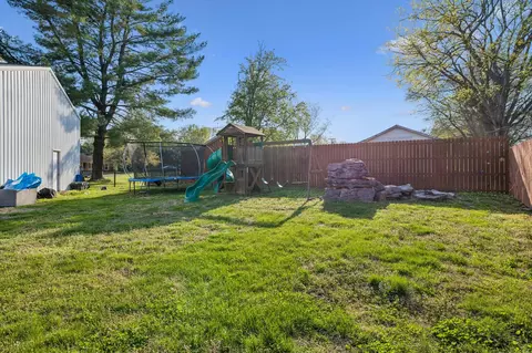 Exterior - 104 Juniper Dr, Murfreesboro, TN 37129 photo 17 of 19
