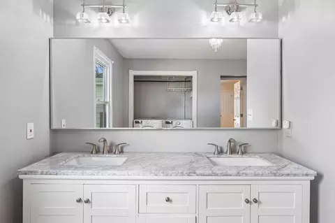 Bath - 104 Juniper Dr, Murfreesboro, TN 37129 photo 4 of 7