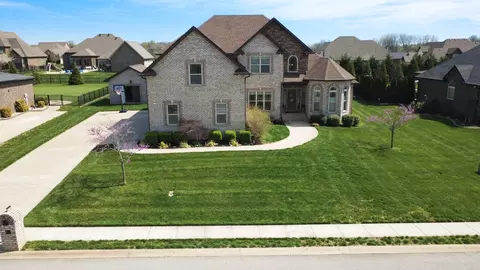 2972 Hartley Dr, Clarksville, TN 37043