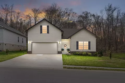 368 Barry Dr, Clarksville, TN 37040