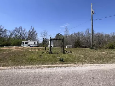 410 Angotti Rd, Crump, TN 38327