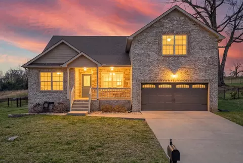 301 Ivy Bend Cir, Clarksville, TN 37043