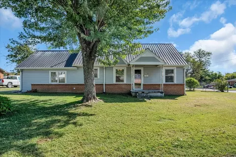 416 Juniper Ln, Smithville, TN 37166