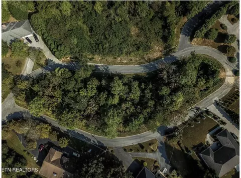 11 Stirrup Ln, Sevierville, TN 37863