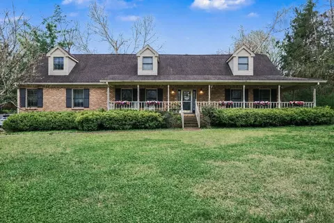 202 Applevalley Rd, Lebanon, TN 37087