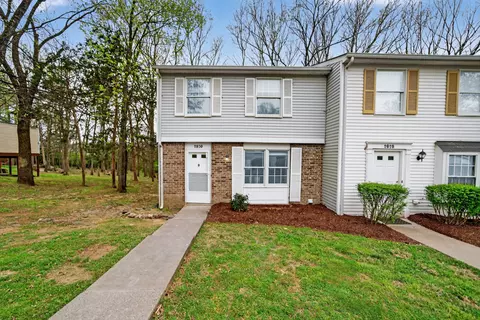 2830 Lake Forest Dr, Nashville, TN 37217