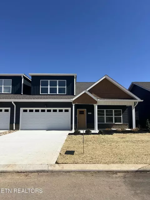 7336 Whispering Creek Ln, Powell, TN 37849