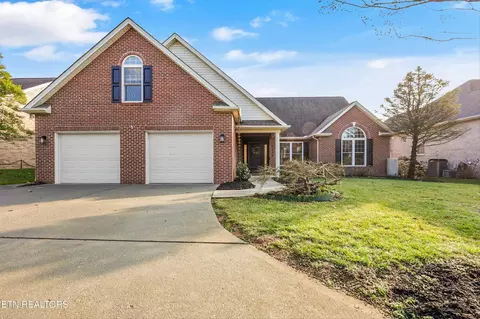 9434 Hickory Knoll Ln, Knoxville, TN 37931