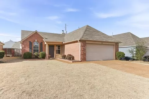 1077 Jessica Lauren Dr, Cordova, TN 38018