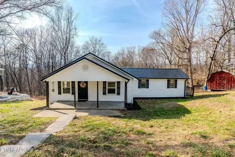 2801 Oak Grove Rd, Rocky Top, TN 37769