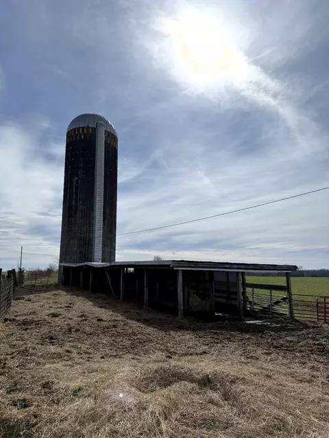 Exterior - 2100 Beacon Light Rd, Morrison, TN 37357 photo 3 of 11