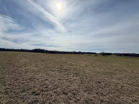 Exterior - 2100 Beacon Light Rd, Morrison, TN 37357 photo 4 of 11