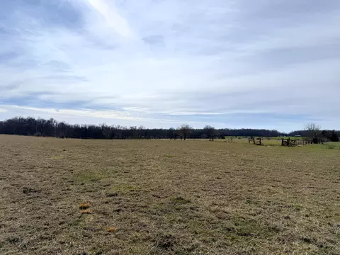 Exterior - 2100 Beacon Light Rd, Morrison, TN 37357 photo 7 of 11